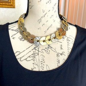 This is stunning necklace and made with quality gorgeous clasp construction